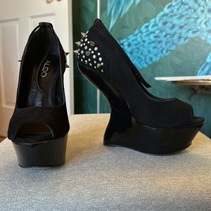Aldo black platform shoes with spikes US 8 UK 39